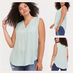 Torrid 2X Mint Green Button-Back Sleeveless Blouse